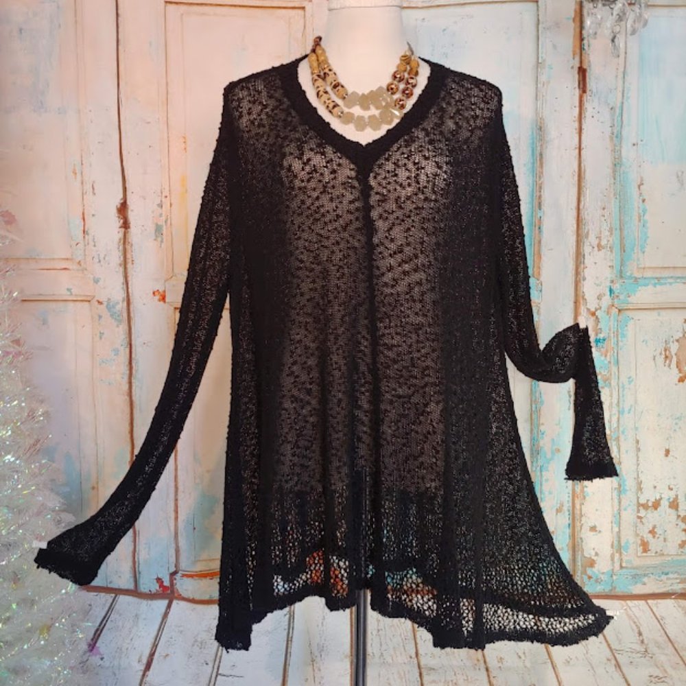 Millau v neck long sleeve peek a boo texture sweater dress/size M/black
